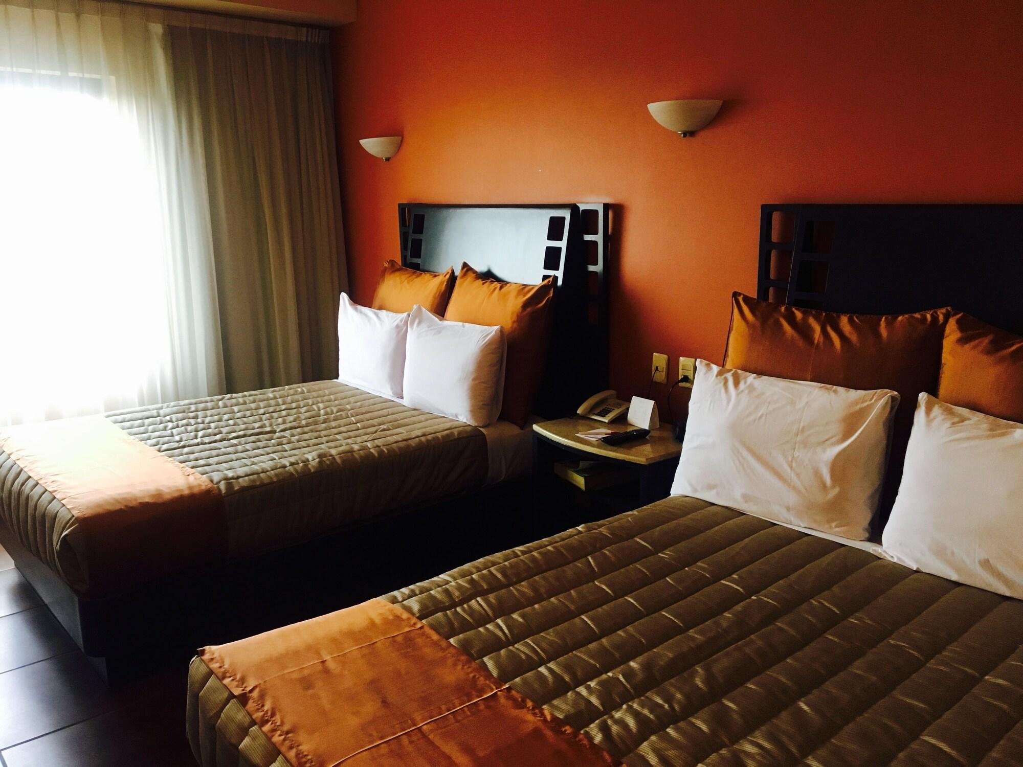 Hotel Celta Zapopan Bagian luar foto