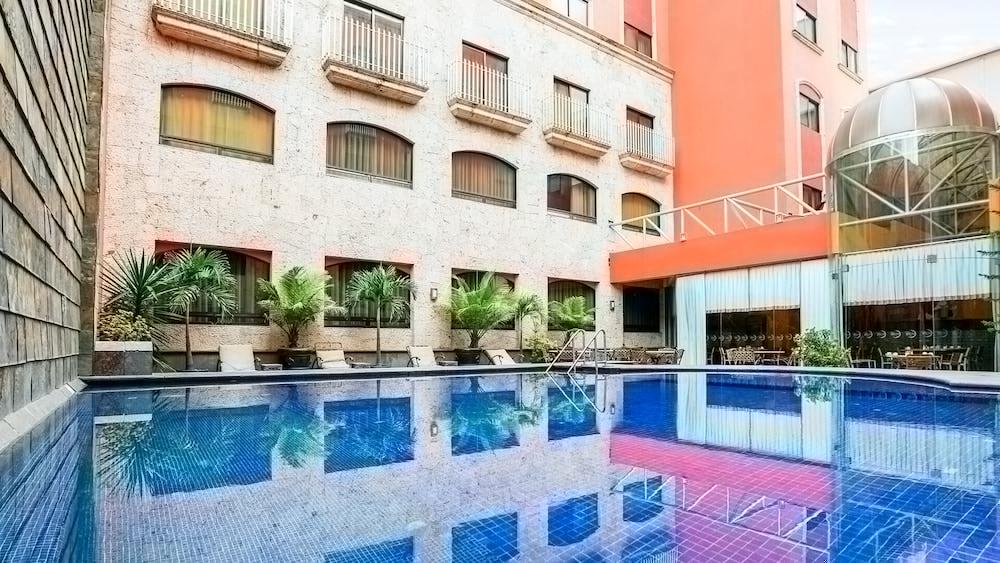 Hotel Celta Zapopan Bagian luar foto
