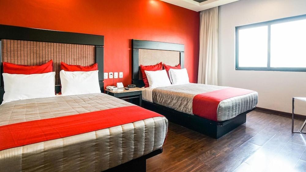 Hotel Celta Zapopan Bagian luar foto