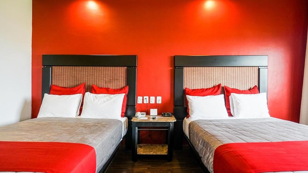 Hotel Celta Zapopan Bagian luar foto