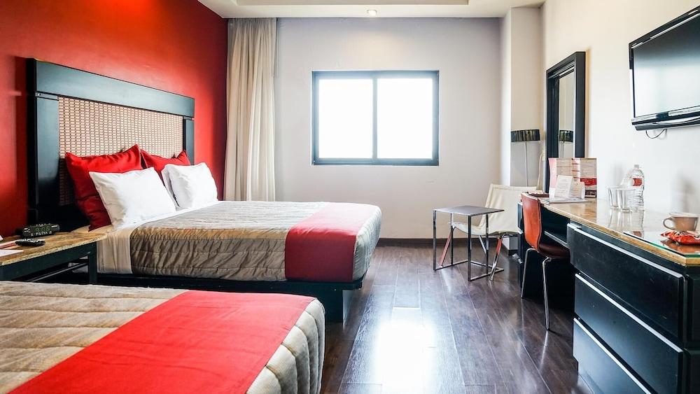 Hotel Celta Zapopan Bagian luar foto