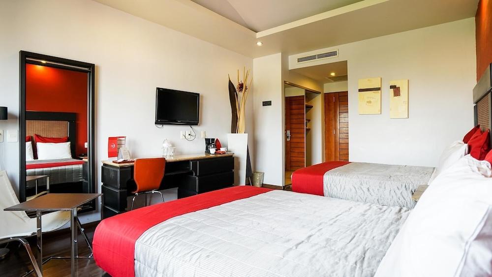 Hotel Celta Zapopan Bagian luar foto