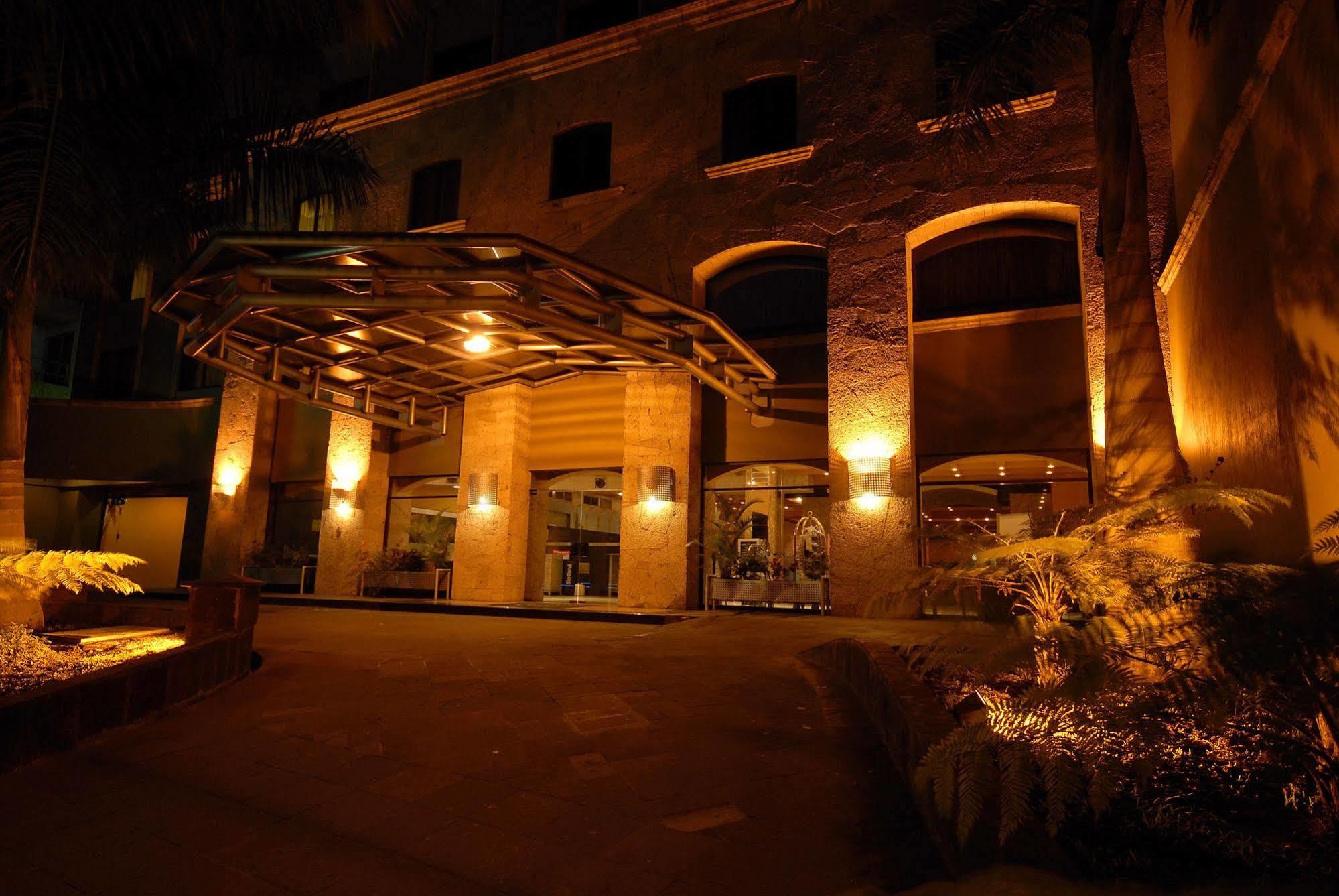 Hotel Celta Zapopan Bagian luar foto